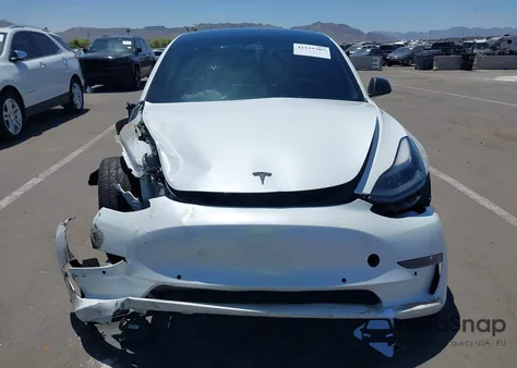 2021 Tesla Model 3 Performance Dual Motor All-Wheel Drive z USA, uszkodzony, nr VIN 5YJ3E1EC2MF001553